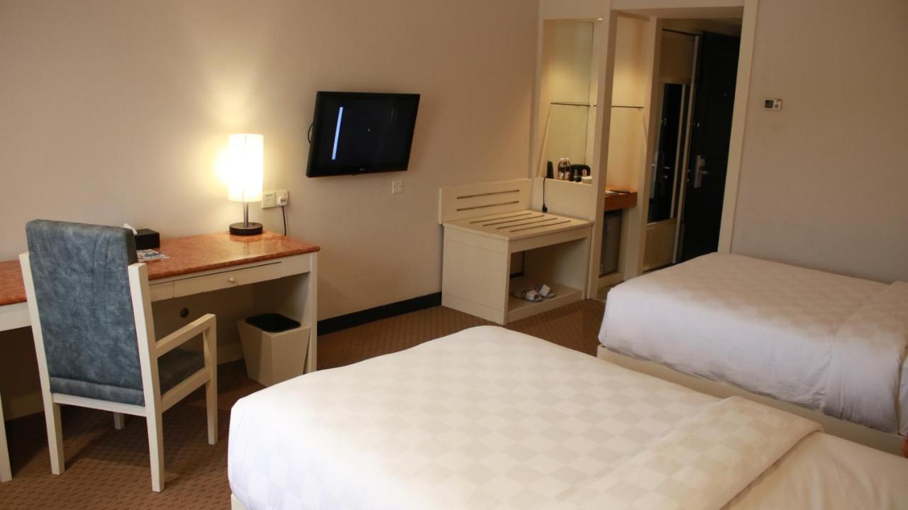 Beverly Hotel Batam Nagoya Exterior photo