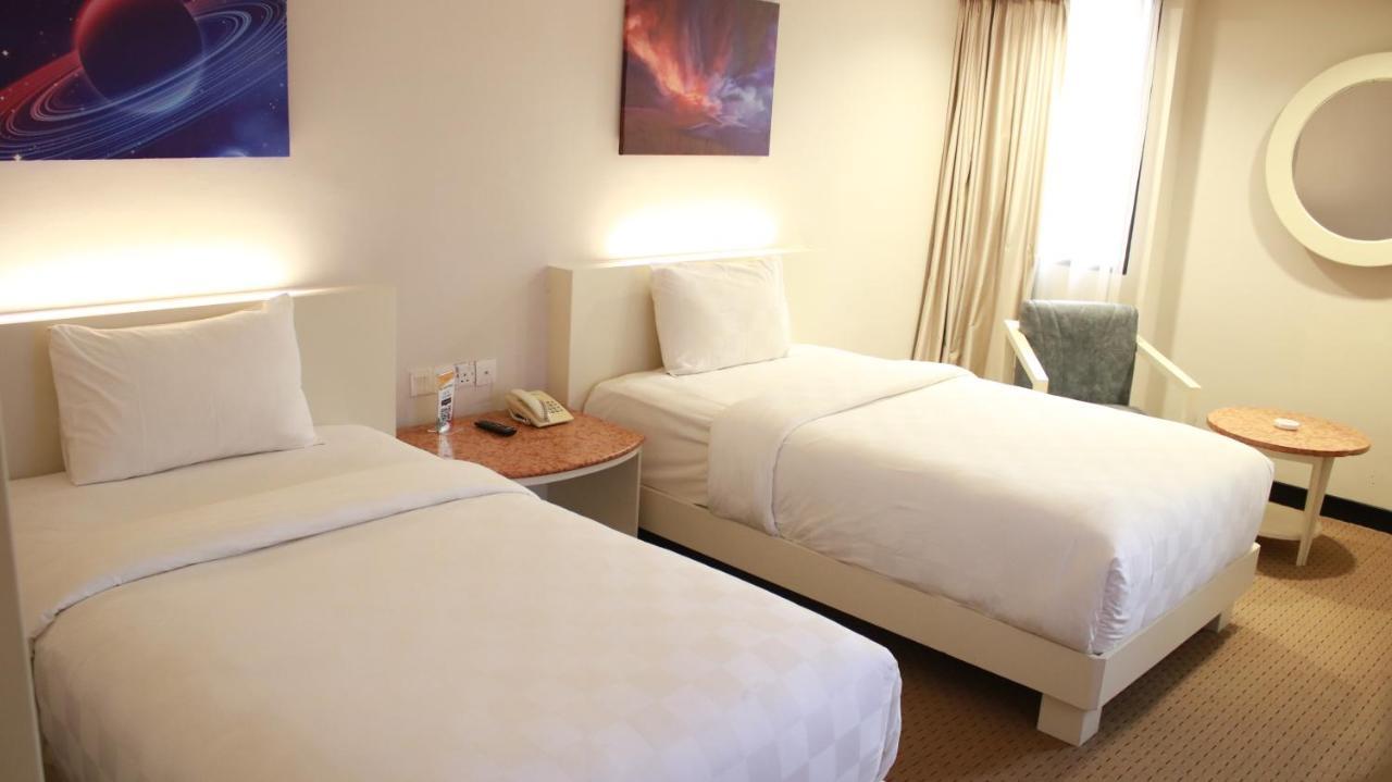 Beverly Hotel Batam Nagoya Exterior photo