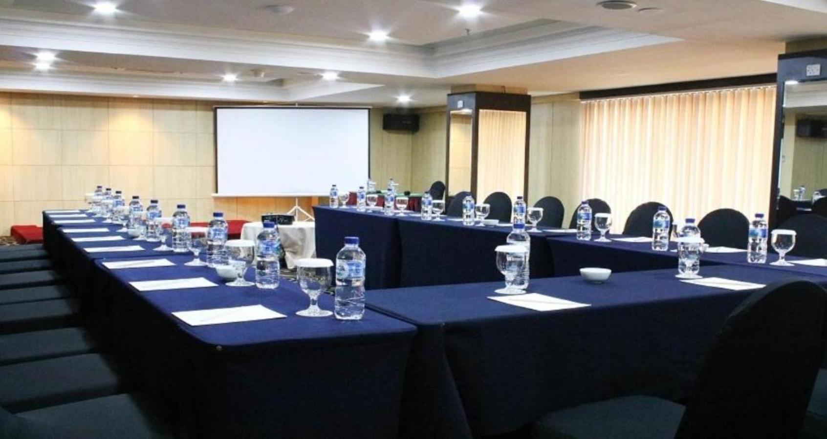 Beverly Hotel Batam Nagoya Exterior photo