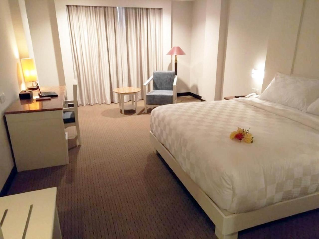 Beverly Hotel Batam Nagoya Exterior photo
