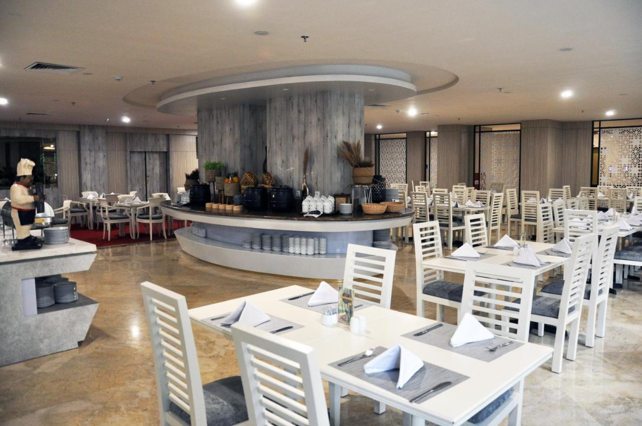 Beverly Hotel Batam Nagoya Exterior photo
