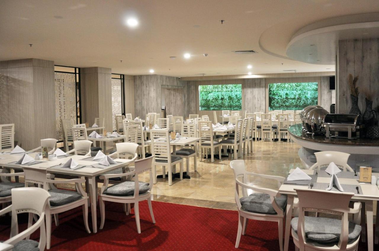 Beverly Hotel Batam Nagoya Exterior photo